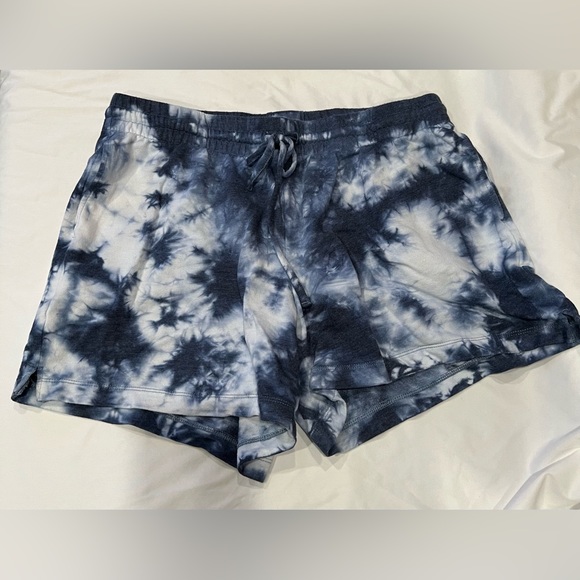 Danskin Tie Dye short Large - Picture 1 of 3